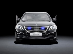 Auf der Überholspur: Alarm für S-Klasse W 222. (Bild: Daimler AG)