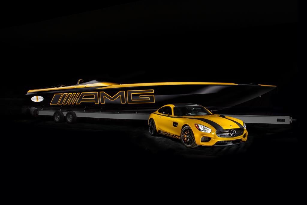 Der AMG für die Fahrt zum Hafen und für's Wasser (Bild: Daimler AG)