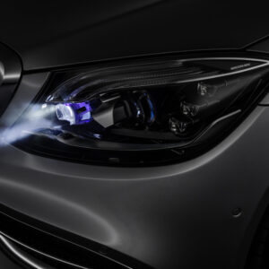 Weltpremiere in der Mercedes-Maybach S-Klasse: DIGITAL LIGHT: Das Licht der Zukunft kommt auf die Straße