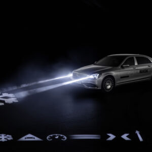 Weltpremiere in der Mercedes-Maybach S-Klasse: DIGITAL LIGHT: Das Licht der Zukunft kommt auf die Straße