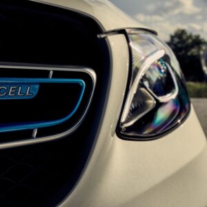 Mercedes-Benz GLC F-CELL: Marktstart für weltweit erstes Elektrofahrzeug mit Brennstoffzelle und Plug-in-Hybrid-TechnologieMercedes-Benz GLC F-CELL: Market launch of the world’s first electric vehicle featuring fuel cell and plug-in hybrid technology